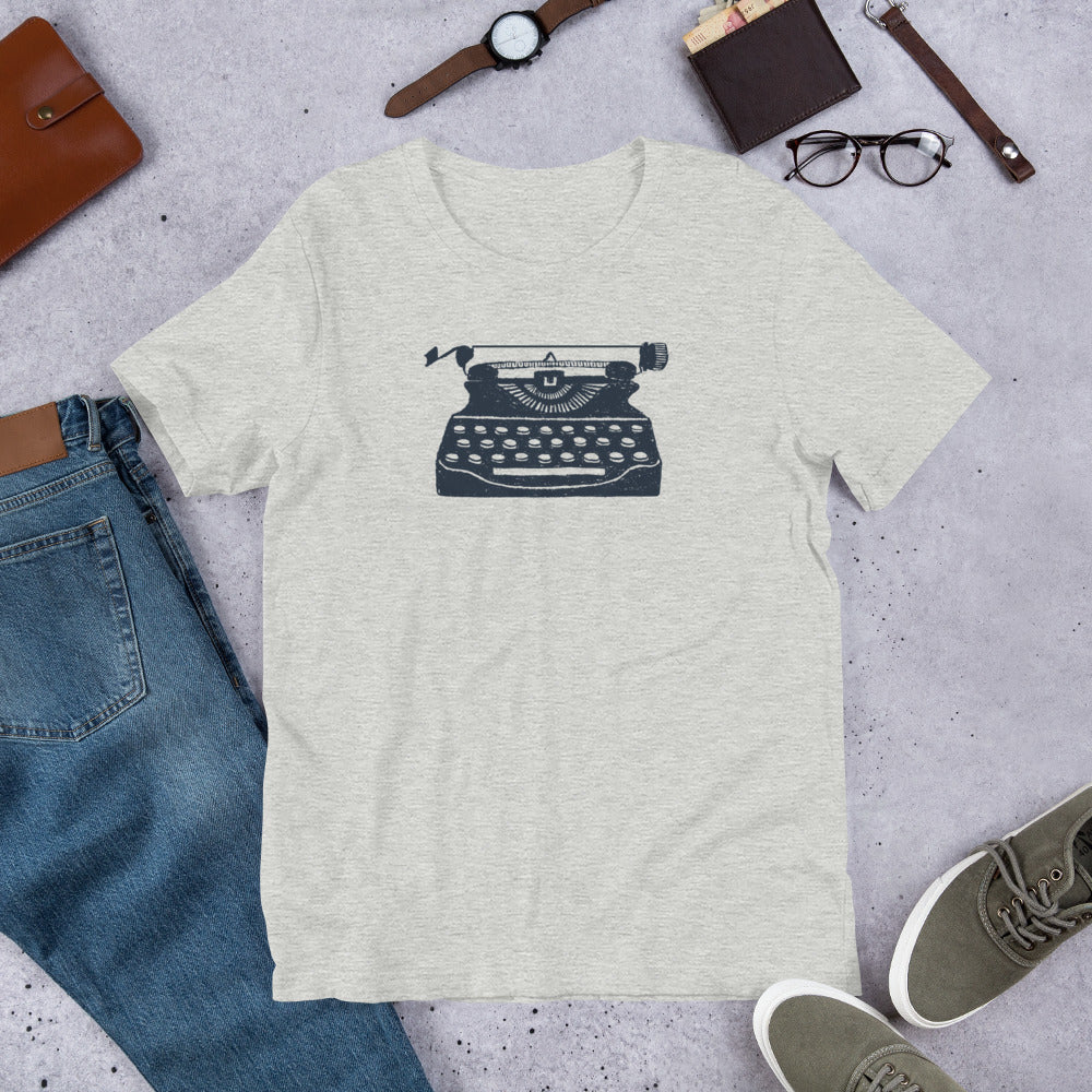 Retro Typewriter T-Shirt – A Classic Look for Wordsmiths & Dreamers!