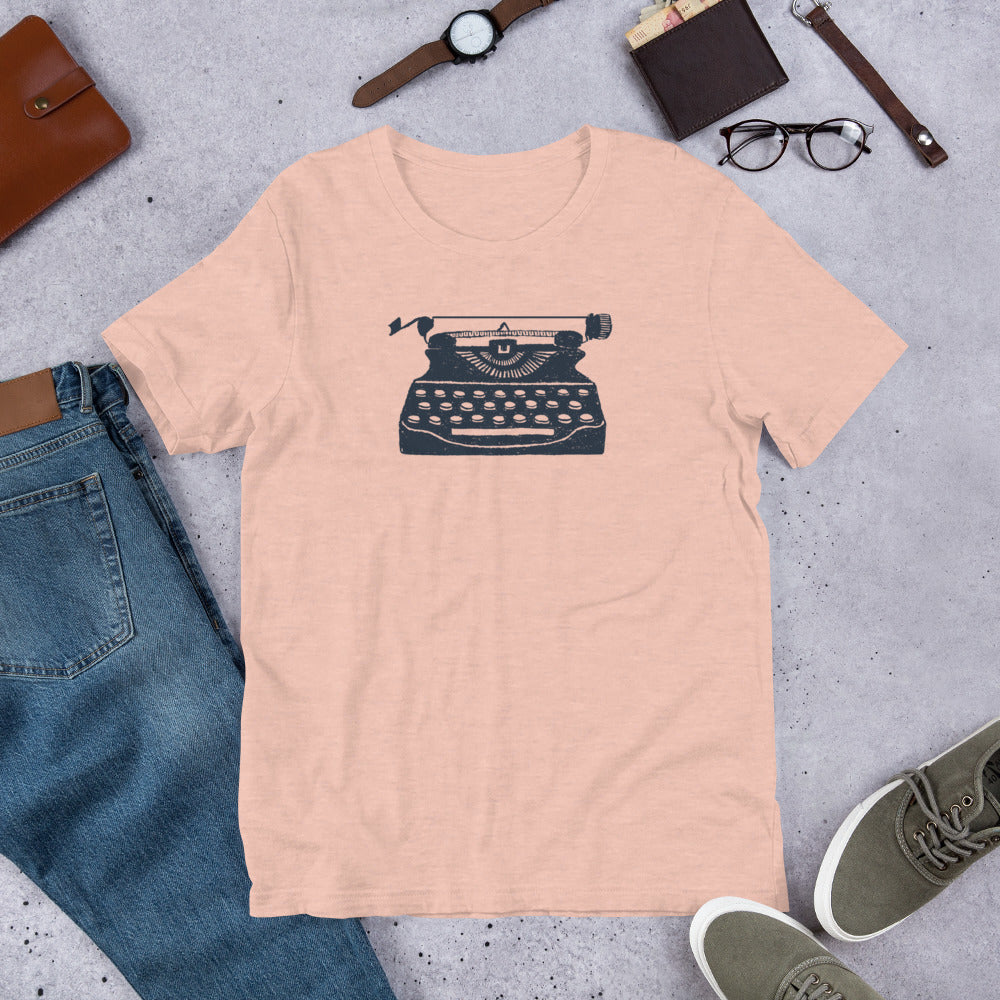 Retro Typewriter T-Shirt – A Classic Look for Wordsmiths & Dreamers!