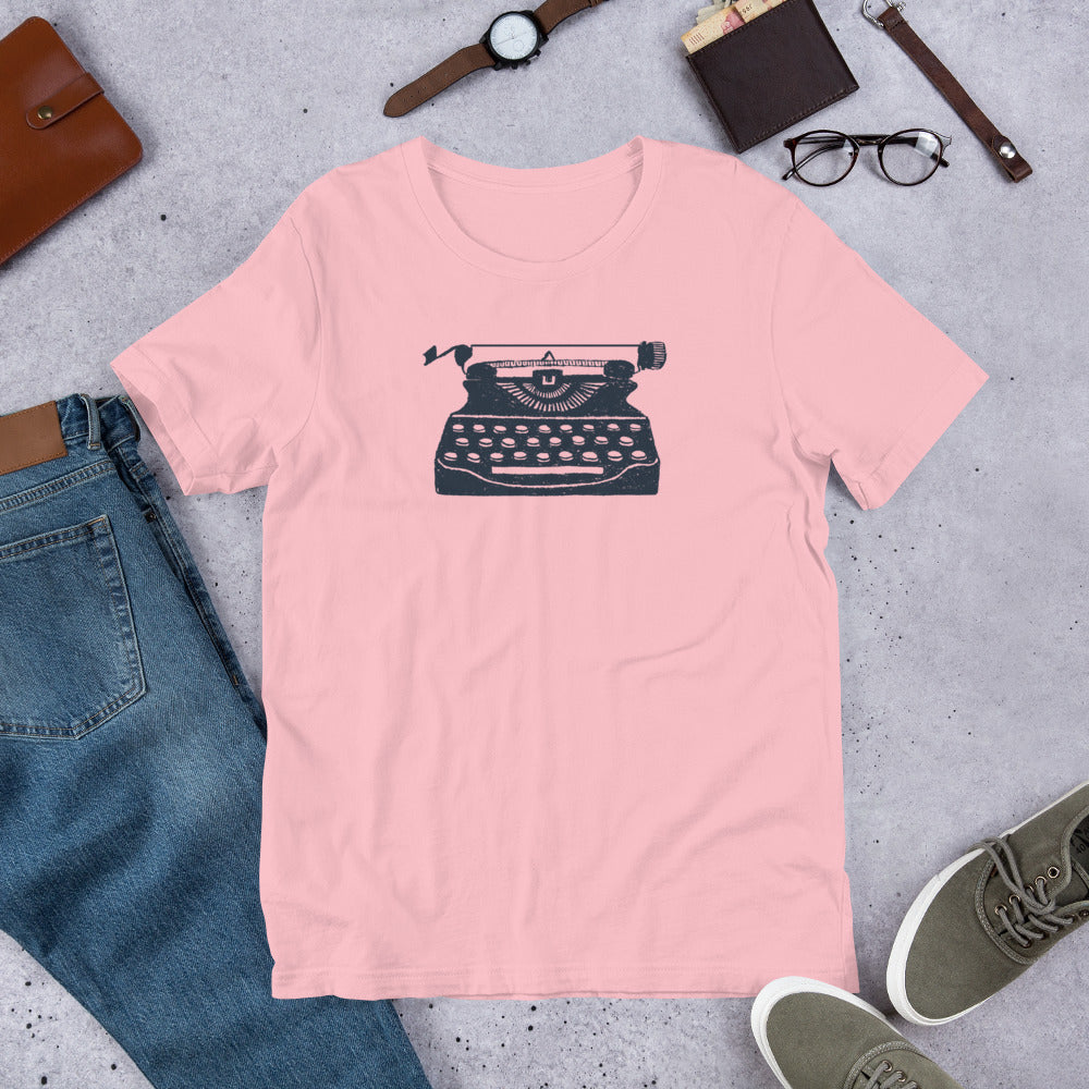 Retro Typewriter T-Shirt – A Classic Look for Wordsmiths & Dreamers!