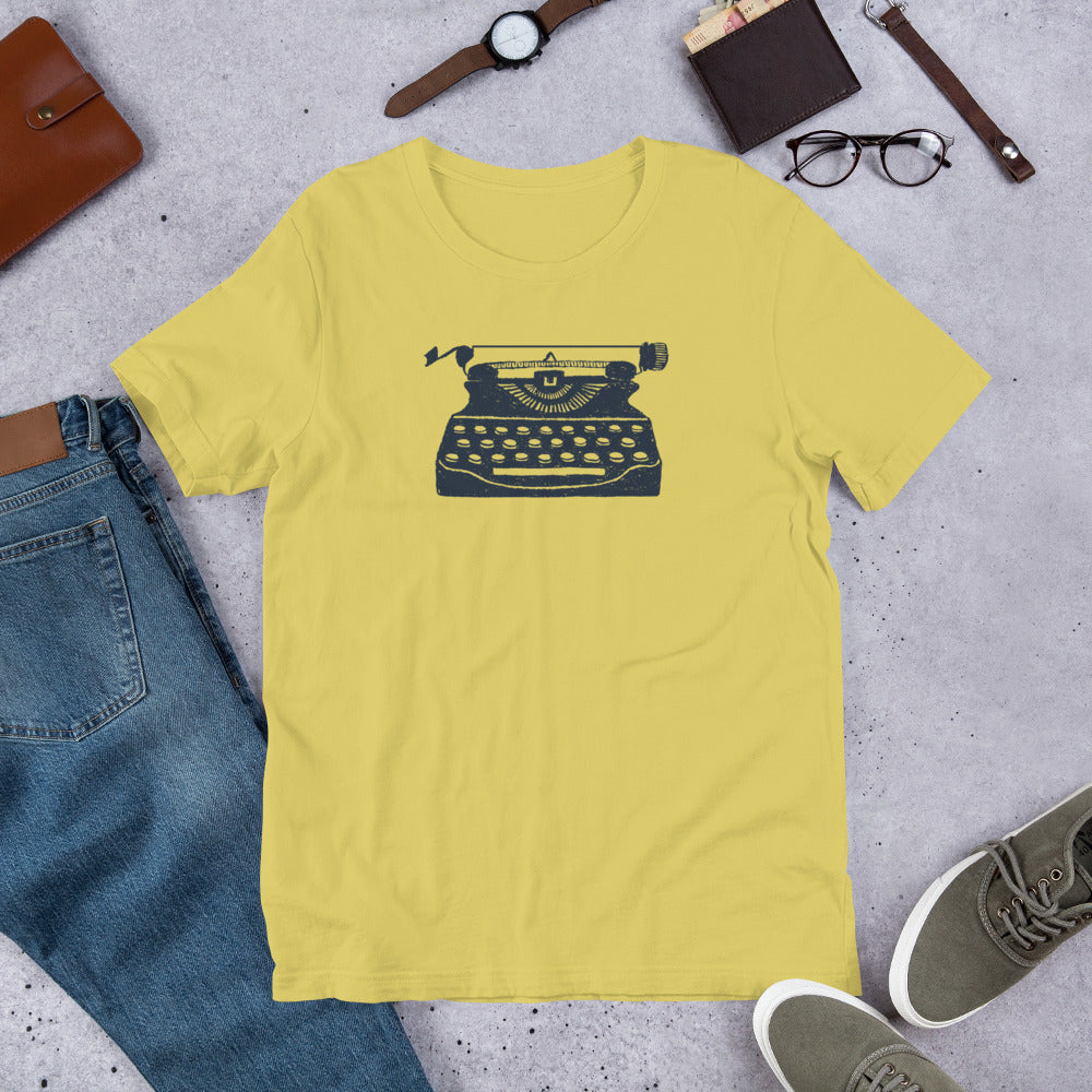 Retro Typewriter T-Shirt – A Classic Look for Wordsmiths & Dreamers!