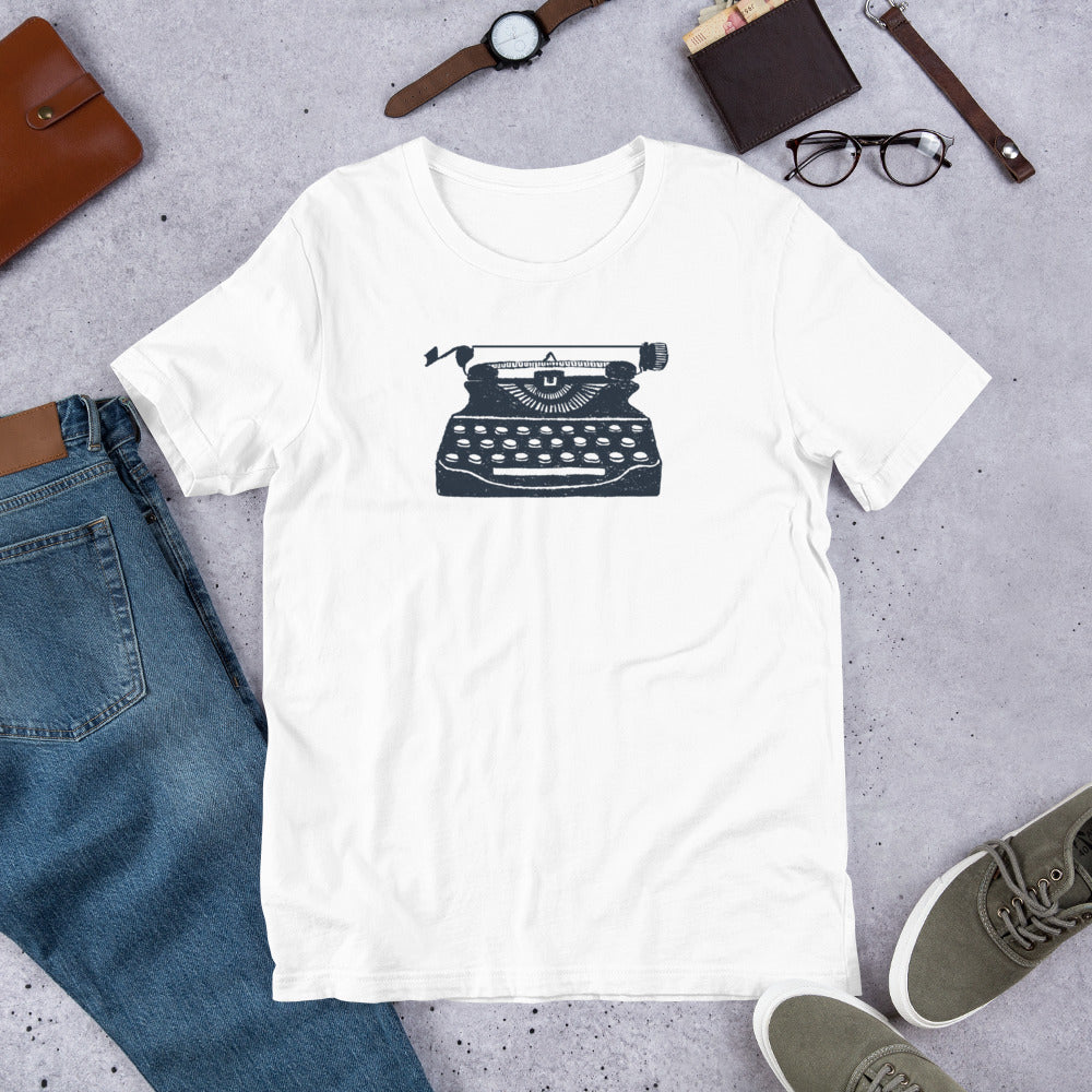 Retro Typewriter T-Shirt – A Classic Look for Wordsmiths & Dreamers!