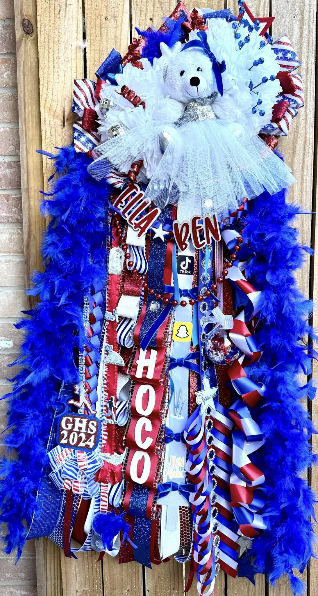 Chandelle Feather Boa – 6ft Craft Feather Trim for Homecoming Mums, Garters, Costumes & DIY Decor (Multiple Colors)